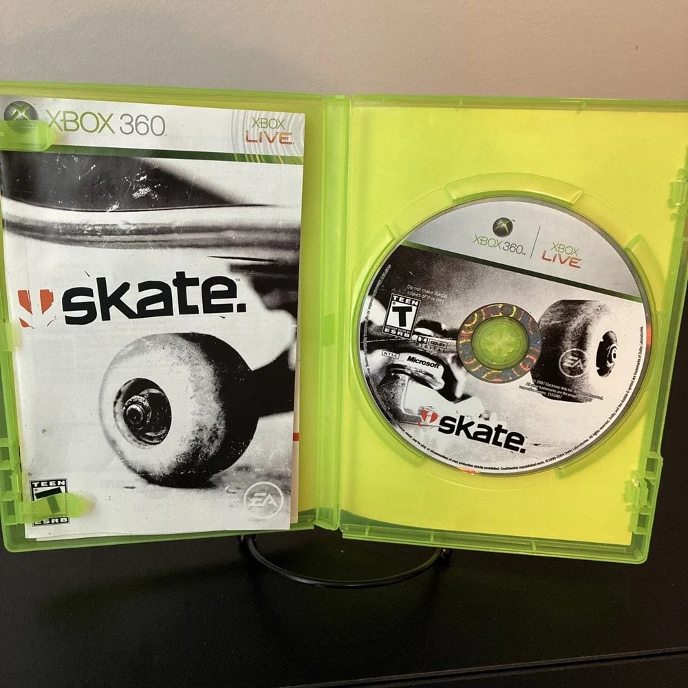 Skate 1 Xbox 360 2007 W/ Manual (TESTED/WORKS)